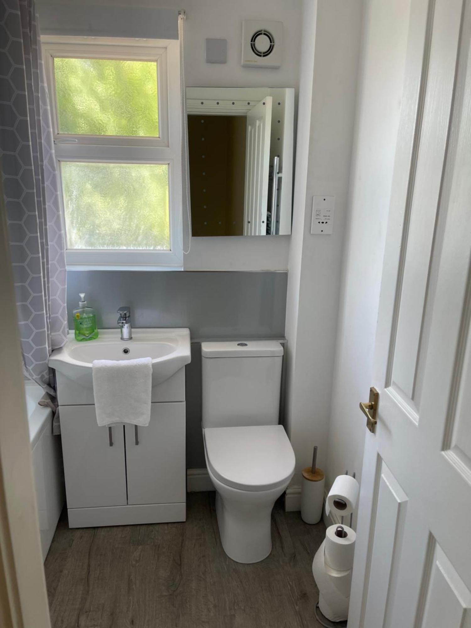 House Number 4 Sleeps Up To 4 With Smart Tvs In Every Room Wellington  Exterior foto